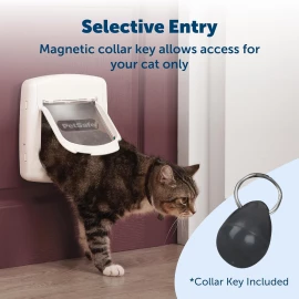 Staywell 420 Deluxe Magnetic Cat Flap Woodgrain