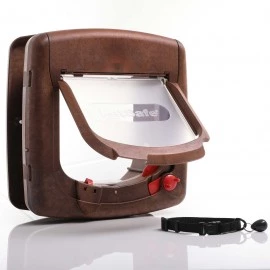Staywell 420 Deluxe Magnetic Cat Flap Woodgrain