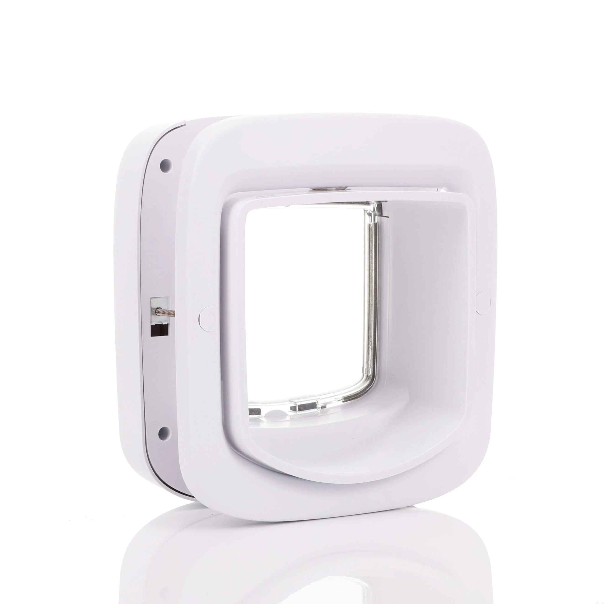 PetSafe Microchip Cat Flap External View External view of the PetSafe Staywell microchip cat flap and tunnel